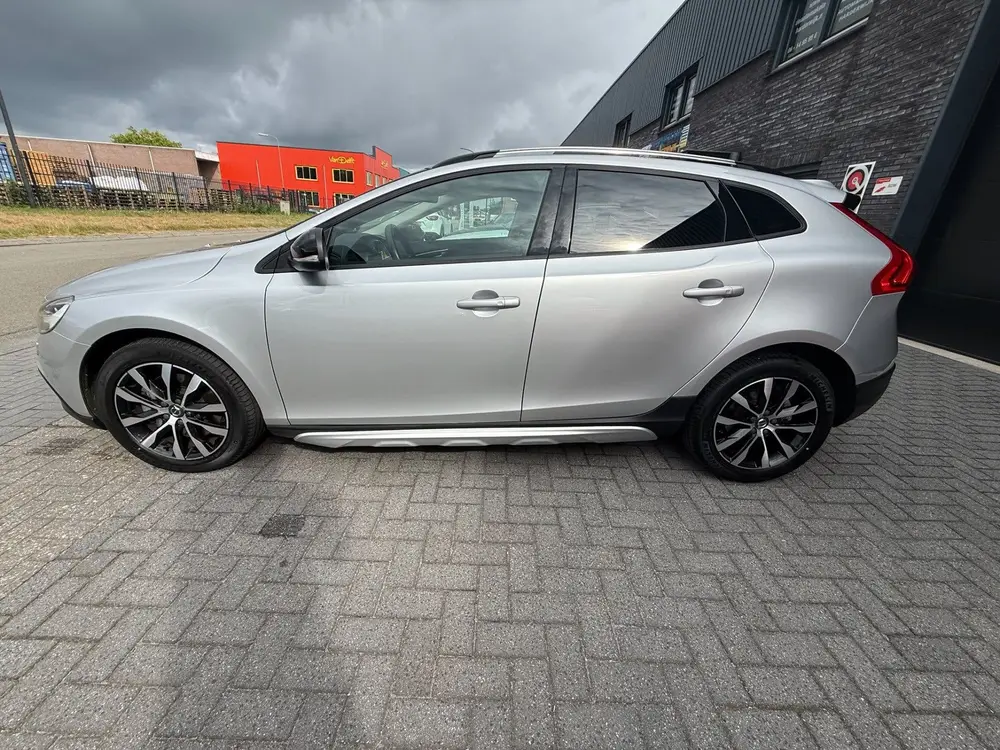 Volvo V40 Cross Country 1.5 T3 Summum uit 2019, foto 9