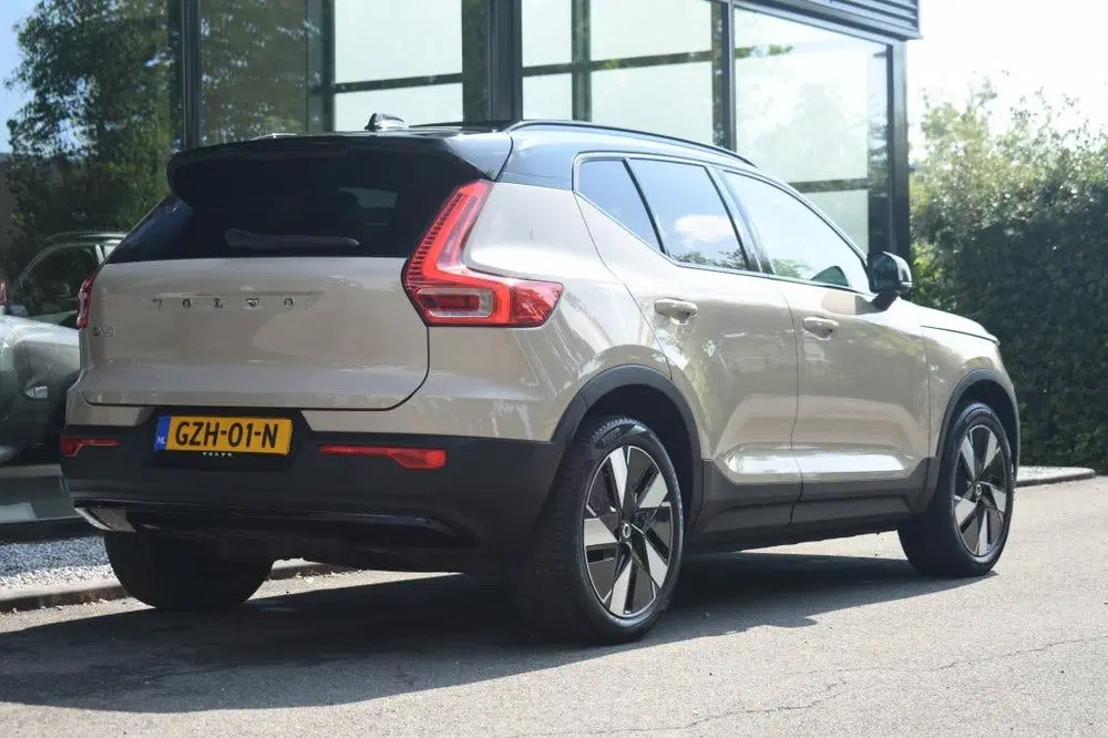 Volvo EX40 Extended Range Ultra 252pk uit 2025, foto 2