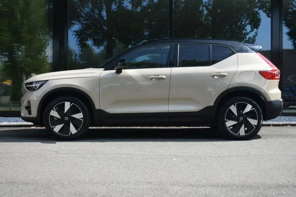 Volvo EX40 Extended Range Ultra 252pk uit 2025, foto 4