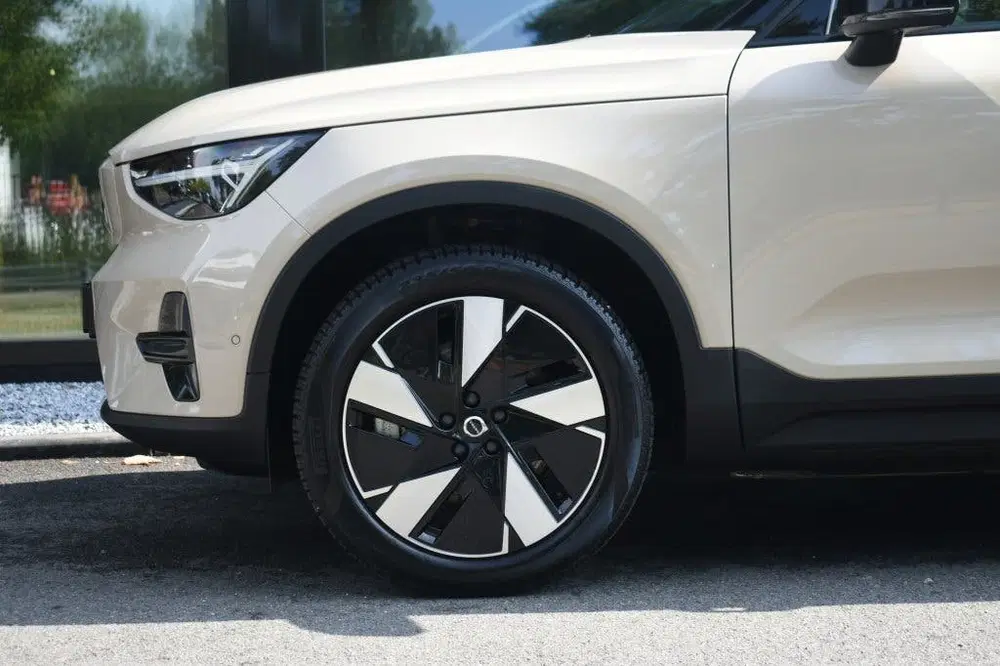 Volvo EX40 Extended Range Ultra 252pk uit 2025, foto 5