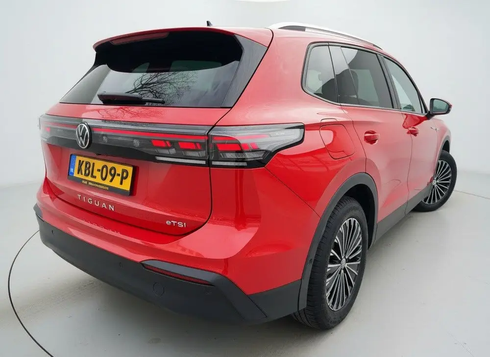 Volkswagen Tiguan 1.5 eTSI 150PK DSG LIFE GOAL IQ.LIGHT/360 uit 2025, foto 3