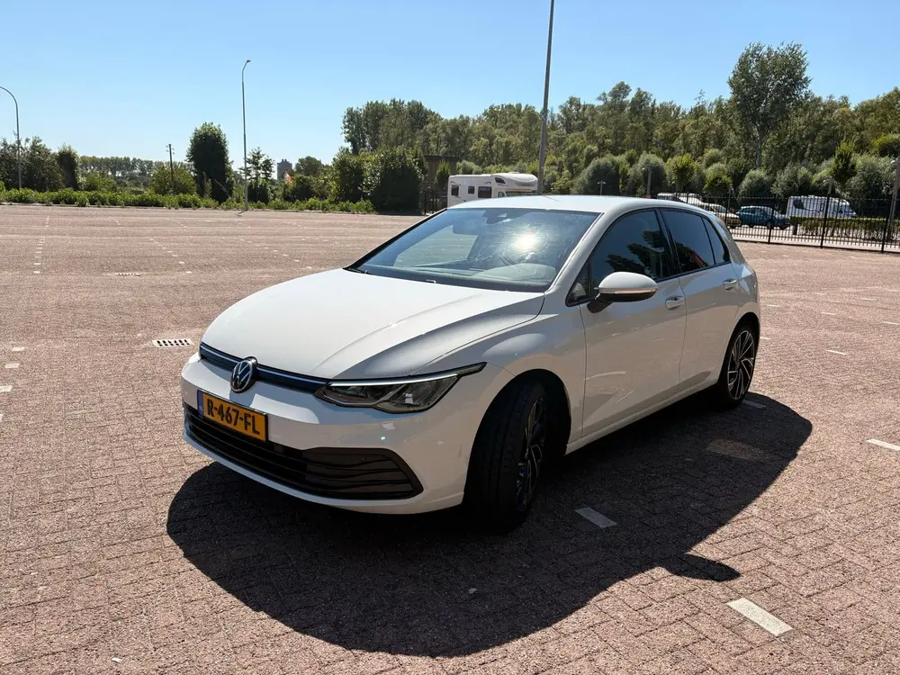 Volkswagen Golf 1.5 TSI 130pk 2020 Wit uit 2020