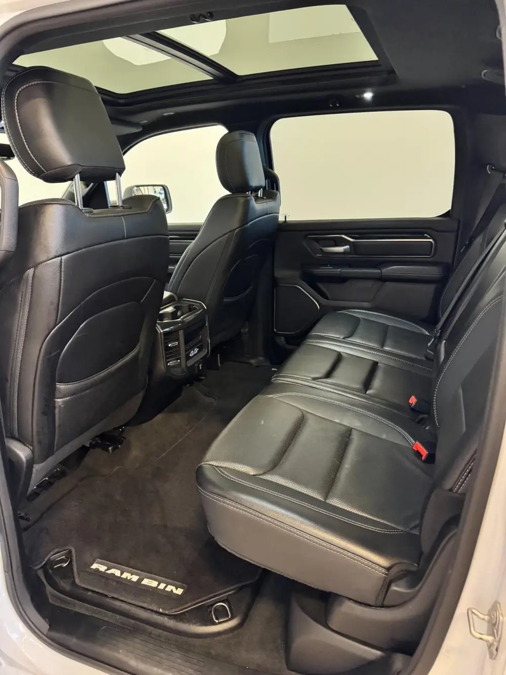 Dodge Ram 1500 5.7 V8 4x4 Crew Cab Sport BOMVOLL DEALER ONDE uit 2020, foto 6