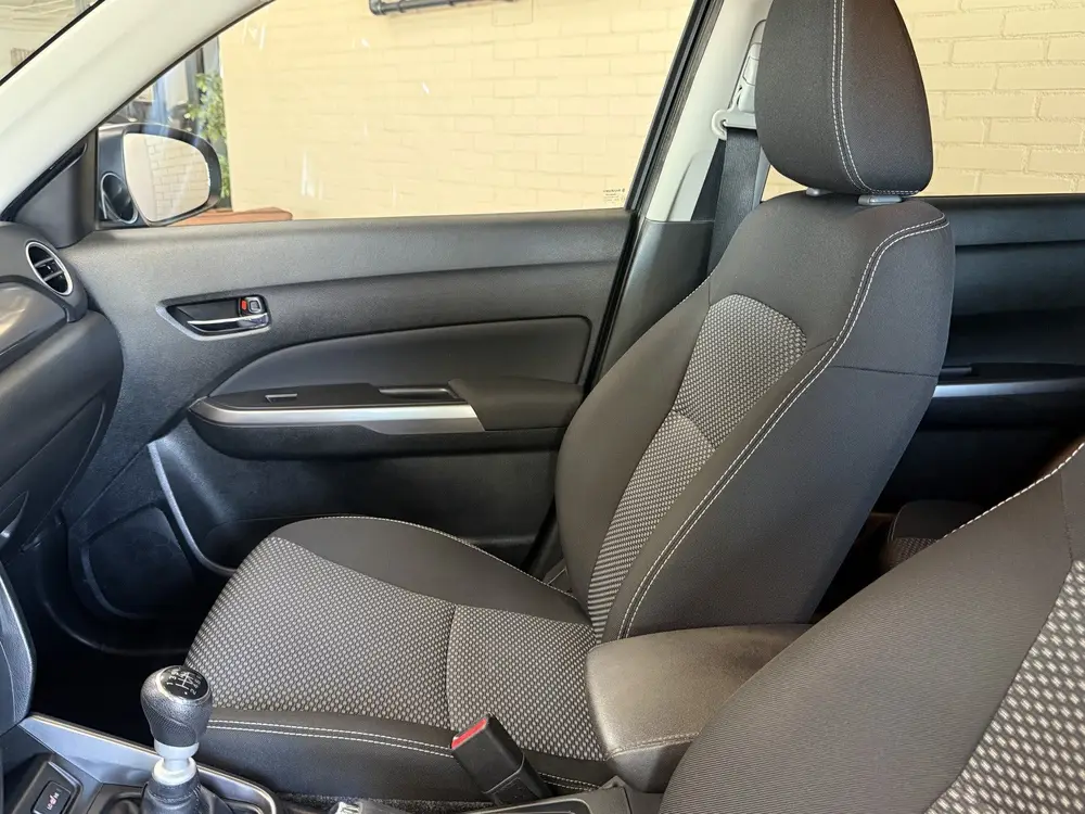 Suzuki Vitara 1.4 Boosterjet Comfort | Navi | Stoelverwarmin uit 2019, foto 12