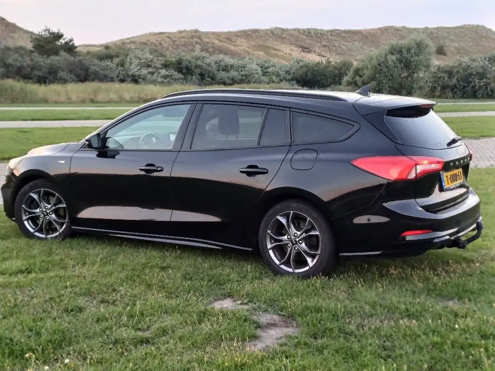 Ford Focus 1.5 Ecoboost 150pk 2020 Zwart uit 2020
