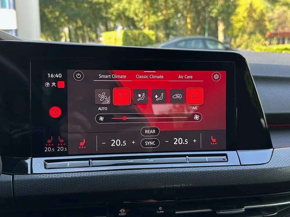 Volkswagen GOLF 2.0 TSI GTI Pano, Camera, Harman/Kardon etc! uit 2021, foto 16