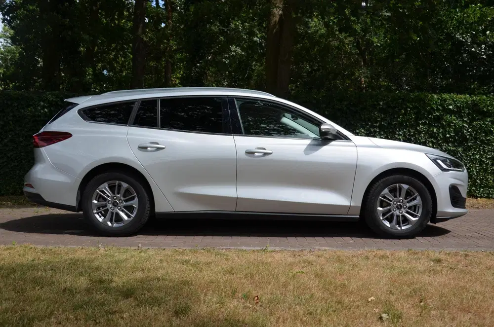 Ford Focus 1.0 EcoBoost Hybrid Titanium Navi uit 2023, foto 2