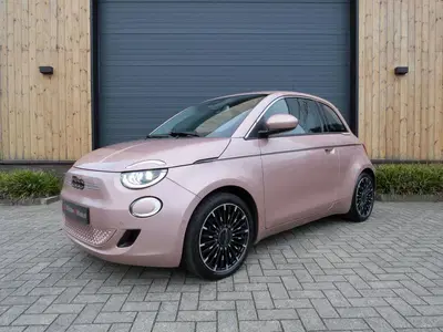 Fiat 500e La Prima 42 kWh 3+1 *Leder *17 inch *Uniek uit 2021