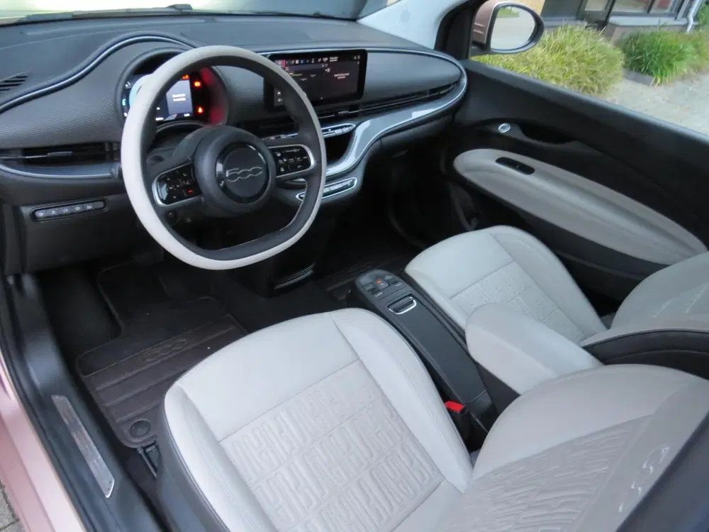 Fiat 500e La Prima 42 kWh 3+1 *Leder *17 inch *Uniek uit 2021, foto 13