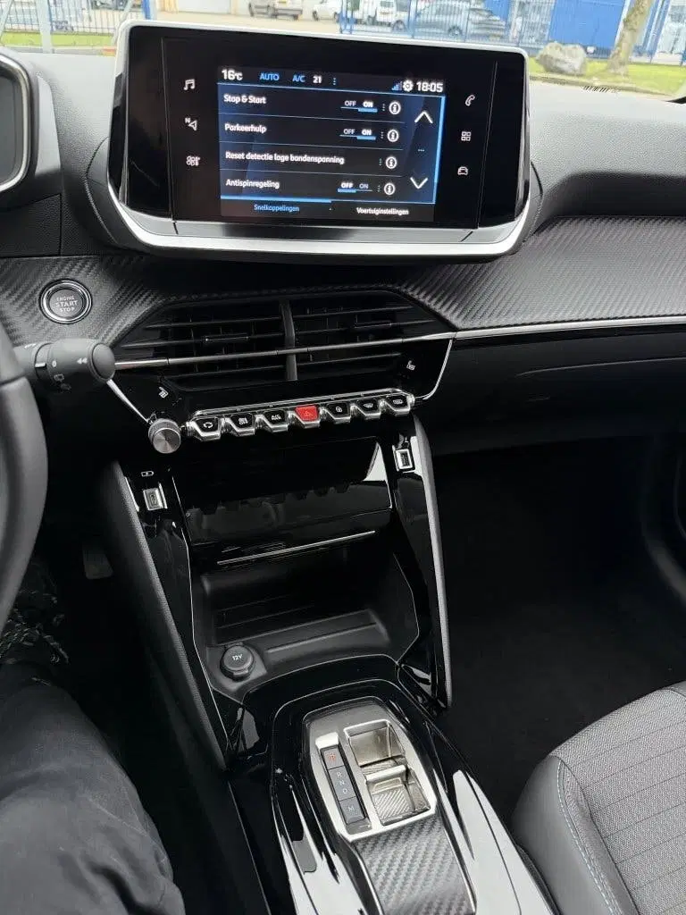Peugeot 208 1.2 PT GT PACK uit 2023, foto 17