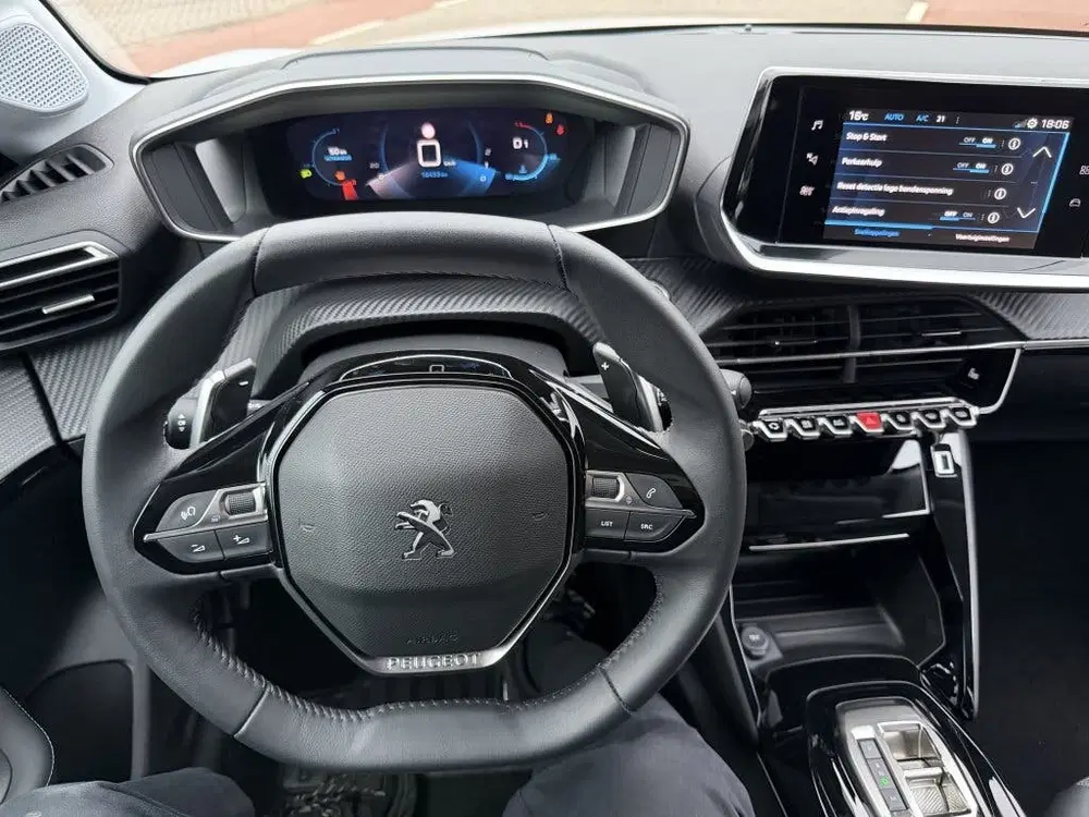 Peugeot 208 1.2 PT GT PACK uit 2023, foto 19