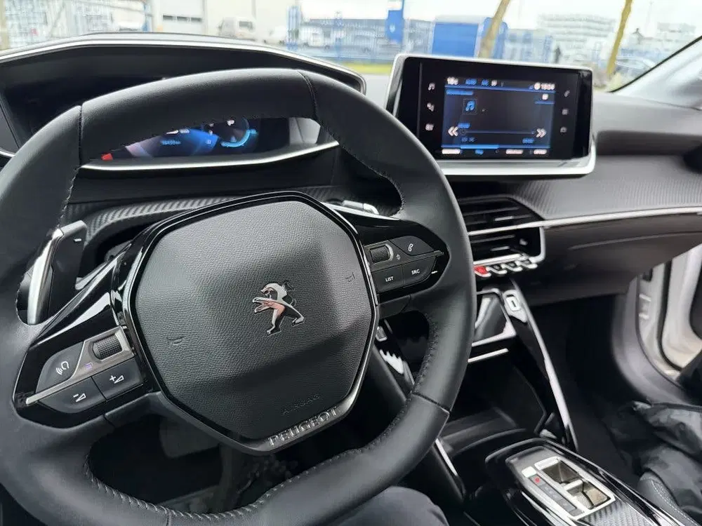 Peugeot 208 1.2 PT GT PACK uit 2023, foto 20