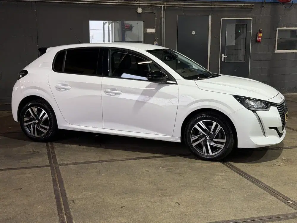 Peugeot 208 1.2 PT GT PACK uit 2023, foto 3