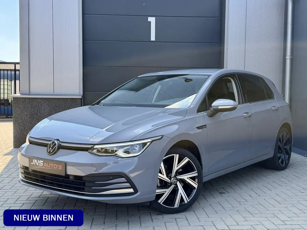 Volkswagen Golf 8 1.5 TSI *Pure Grey* Massage Seat / Apple C uit 2024