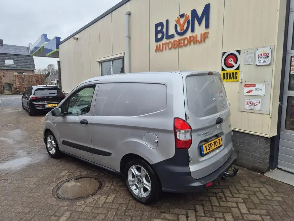 Ford Transit Courier 1.0 Limited Start&Stop uit 2021, foto 4