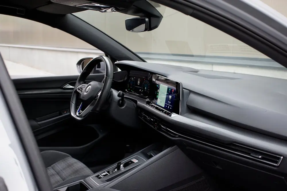Volkswagen Golf 1.4 GTE eHybrid 245pk |Pano|Hud|Acc|Keyless| uit 2021, foto 12