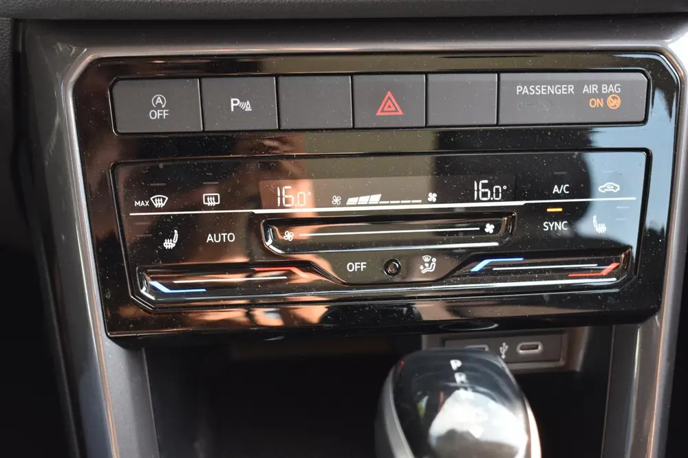 Volkswagen T-Cross 1.5 TSI Style Automaat | BSM | Navigatie uit 2023, foto 7