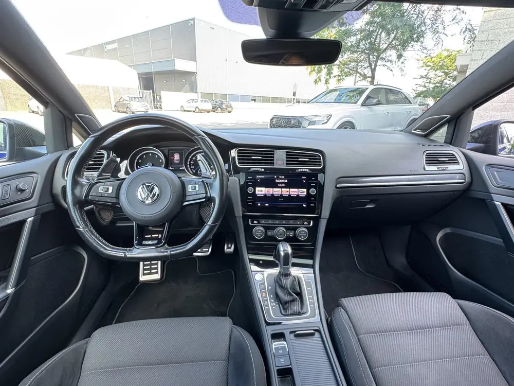 Volkswagen Golf 7,5 R 2.0 TSI 301pk 4Motion DSG/ Aut. Panora uit 2019, foto 18