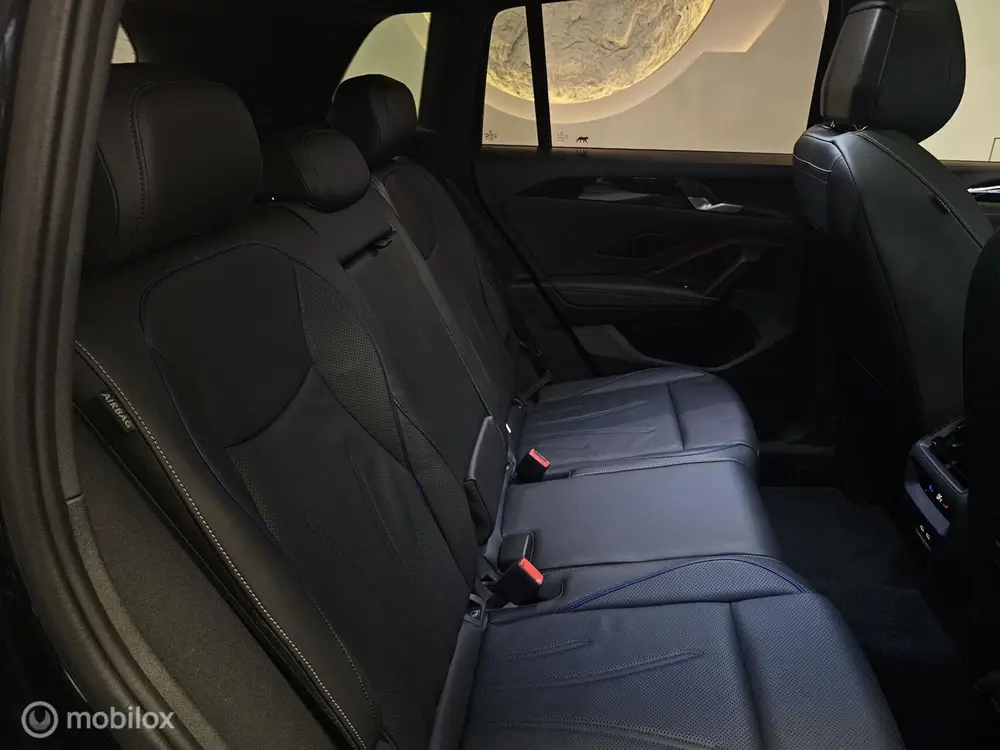 Volkswagen Tiguan 1.5 eTSI R-Line Panorama/Leder/Black Style uit 2024, foto 4
