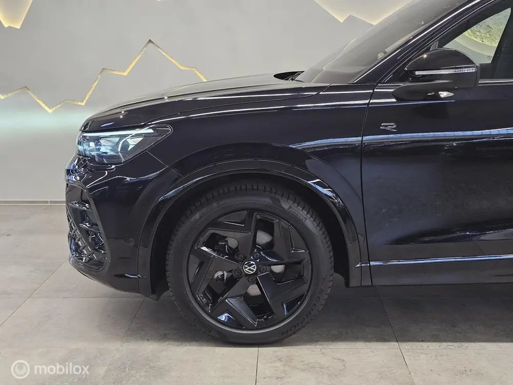Volkswagen Tiguan 1.5 eTSI R-Line Panorama/Leder/Black Style uit 2024, foto 6