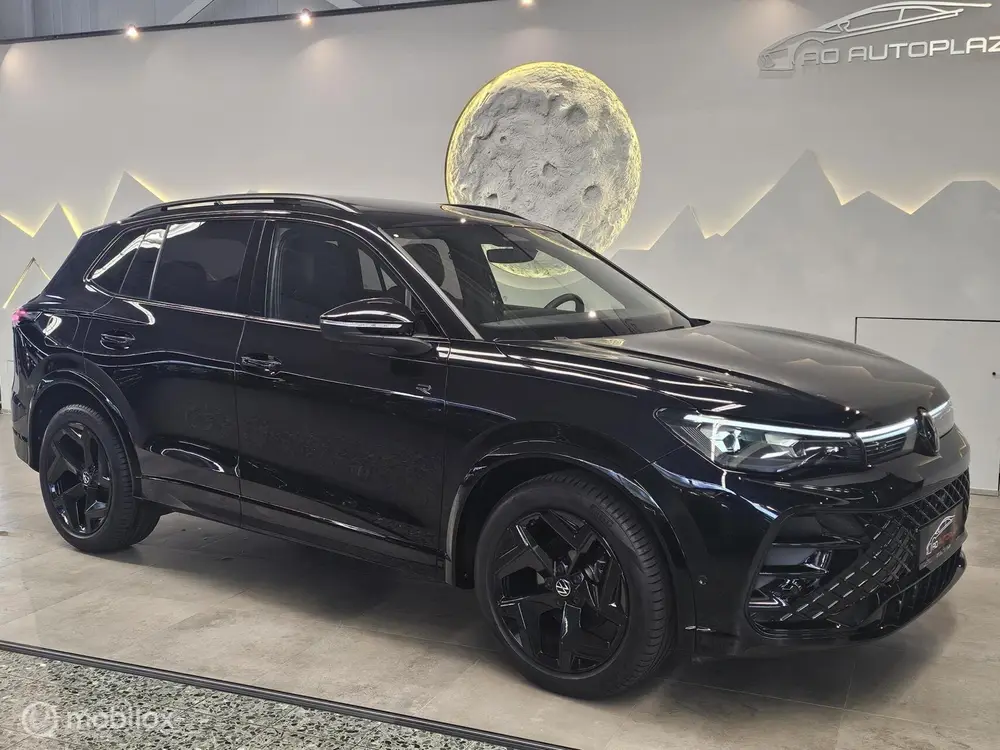 Volkswagen Tiguan 1.5 eTSI R-Line Panorama/Leder/Black Style uit 2024, foto 7