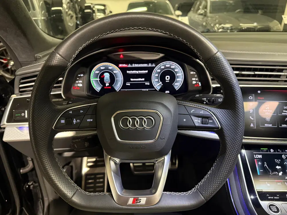 Audi Q8 60 TFSI e quattro S Line Comp Pano uit 2024, foto 17
