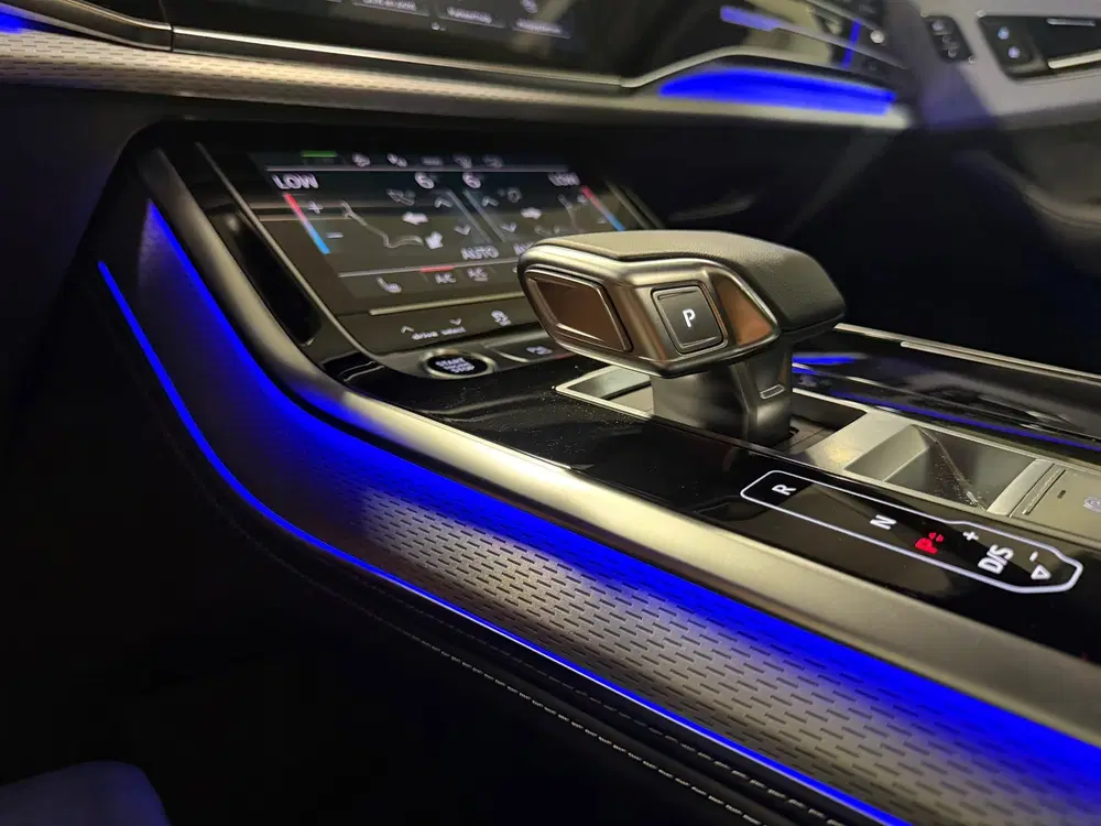 Audi Q8 60 TFSI e quattro S Line Comp Pano uit 2024, foto 20