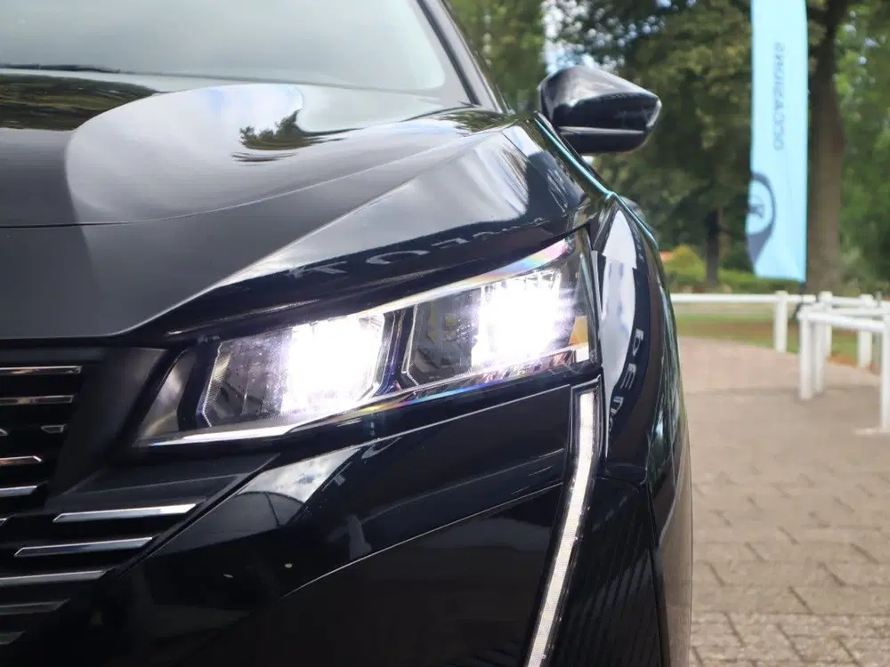 Peugeot 408 Allure Plug-In Hybrid 180PK e-EAT8 uit 2024, foto 10