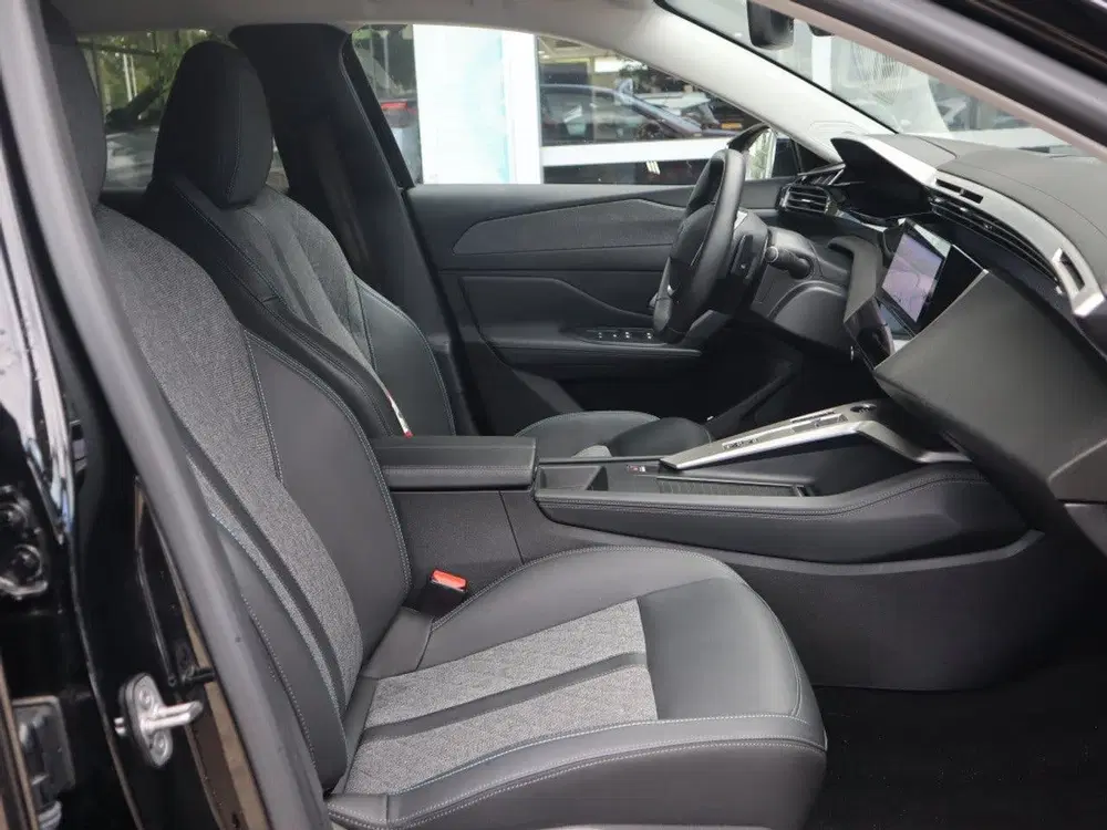 Peugeot 408 Allure Plug-In Hybrid 180PK e-EAT8 uit 2024, foto 6