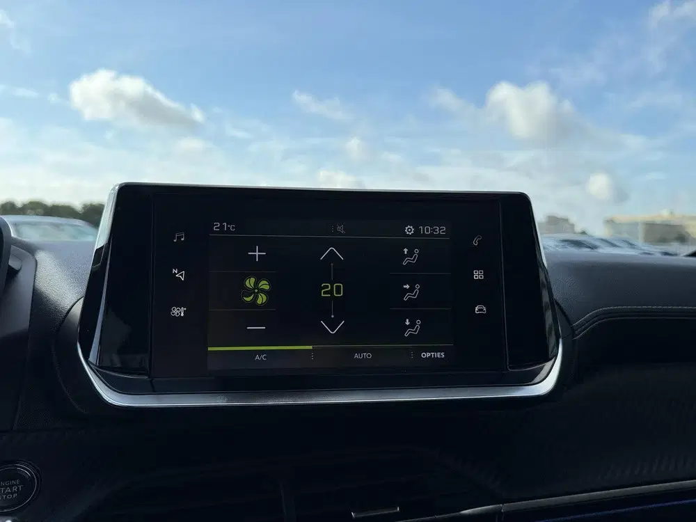 Peugeot 208 1.2 GT-line 100pk Glazen panorama dak uit 2020, foto 14
