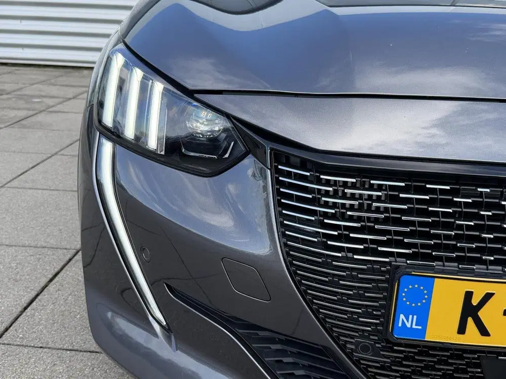 Peugeot 208 1.2 GT-line 100pk Glazen panorama dak uit 2020, foto 17