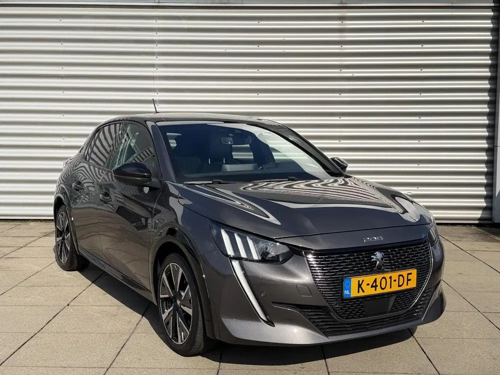 Peugeot 208 1.2 GT-line 100pk Glazen panorama dak uit 2020, foto 2