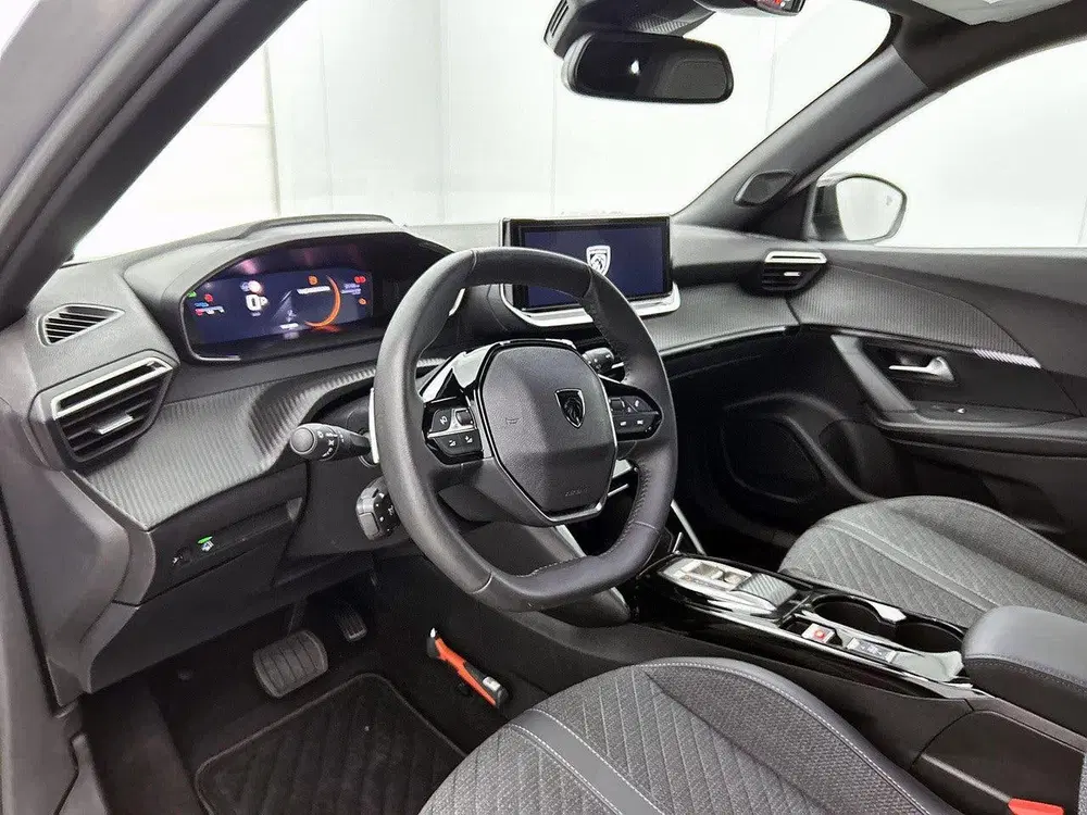 Peugeot 2008 1.2 145pk Hybrid Allure Automaat uit 2025, foto 10
