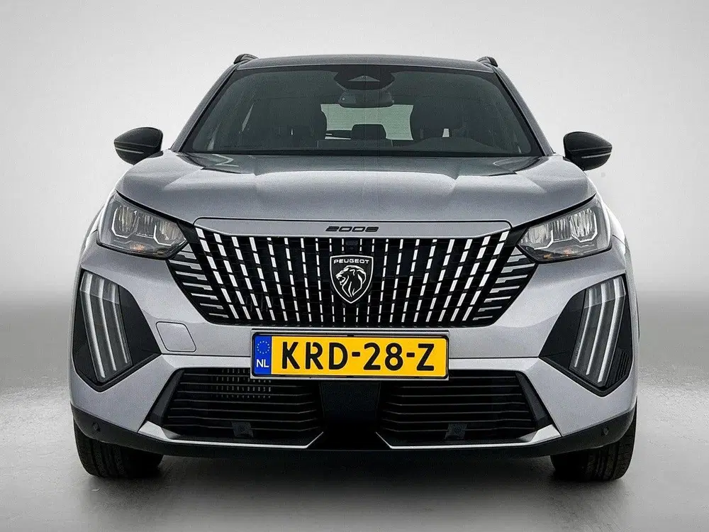 Peugeot 2008 1.2 145pk Hybrid Allure Automaat uit 2025, foto 4