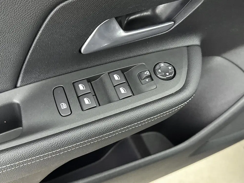 Opel Mokka GS 54 kWh uit 2025, foto 15