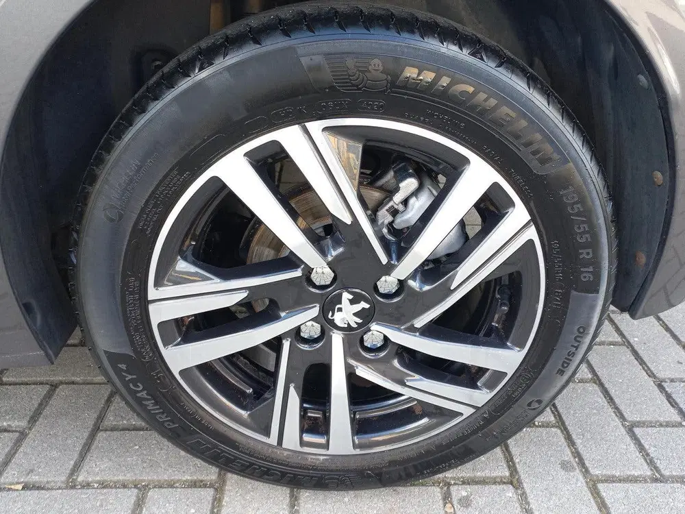 Peugeot 208 1.2T 100pk Allure Pack + extra's uit 2021, foto 9