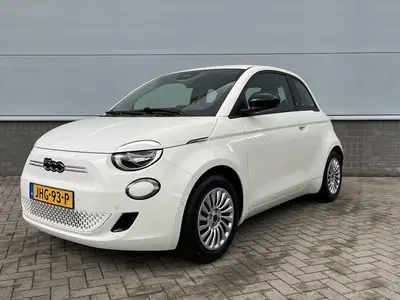 Fiat 500e RED 42 kWh uit 2025