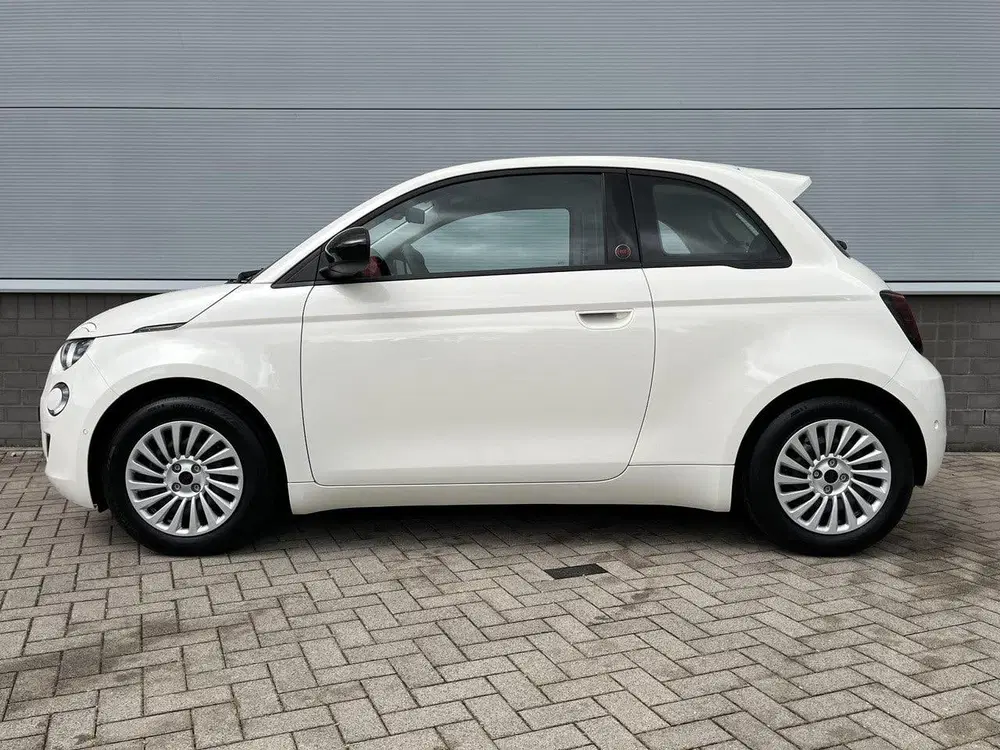 Fiat 500e RED 42 kWh uit 2025, foto 2