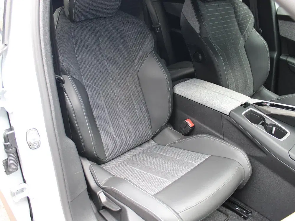 Peugeot 3008 1.2 Hybrid 145 GT Automaat uit 2025, foto 10