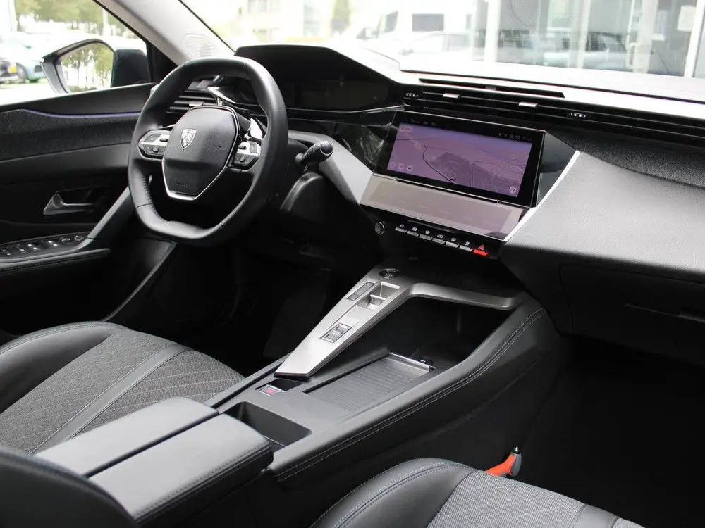 Peugeot 408 1.2T Allure Pack 130 EAT8 Automaat uit 2023, foto 3