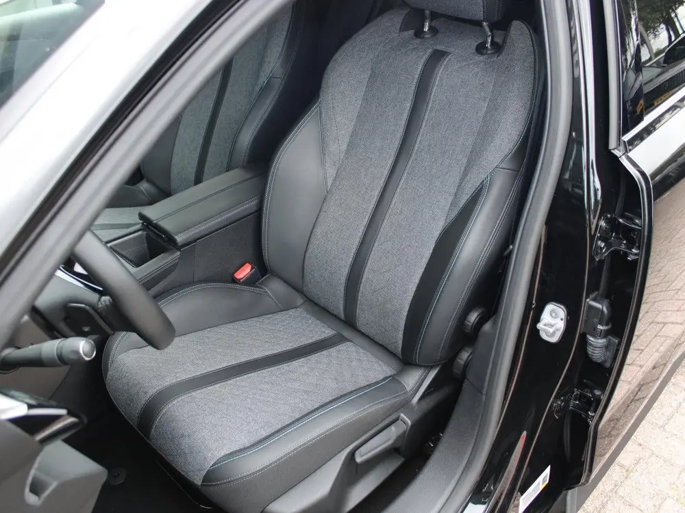 Peugeot 408 1.2T Allure Pack 130 EAT8 Automaat uit 2023, foto 7