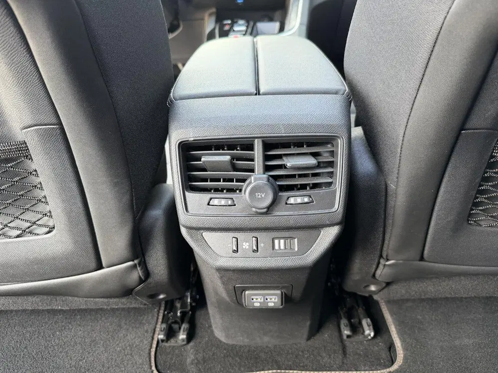 Peugeot 5008 1.2 Hybrid 136 GT uit 2024, foto 14