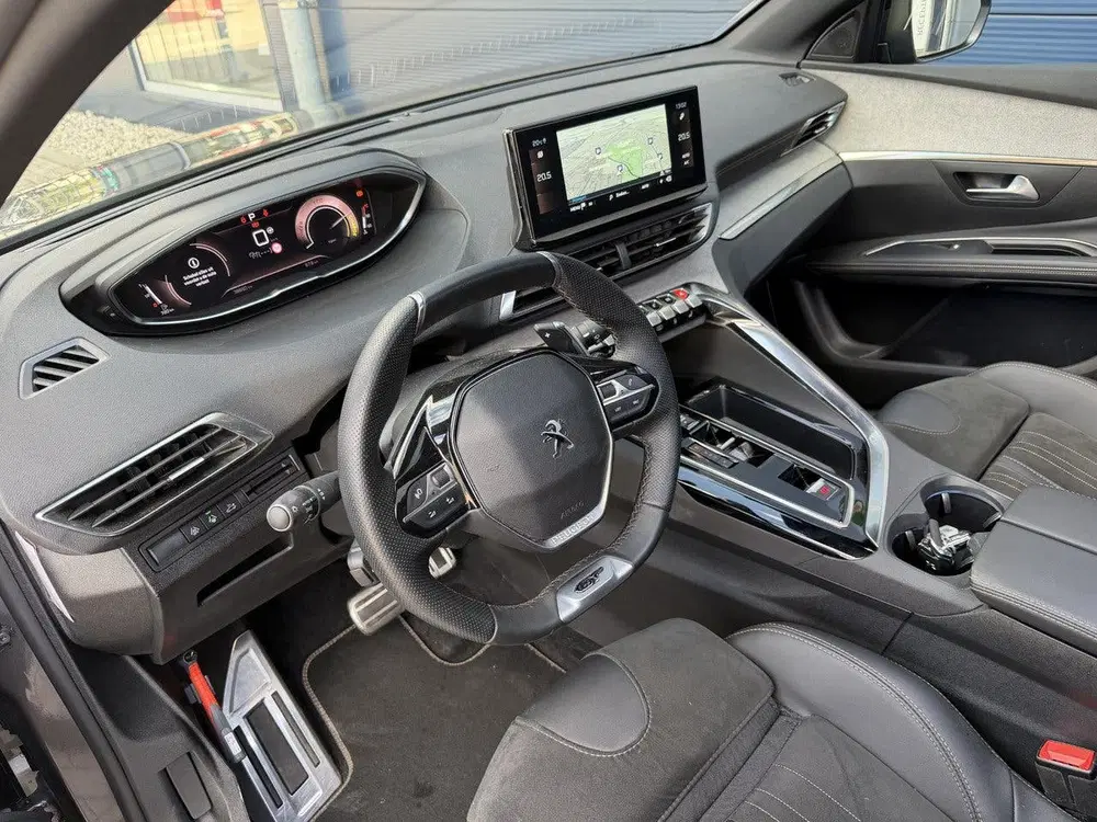 Peugeot 5008 1.2 Hybrid 136 GT uit 2024, foto 8