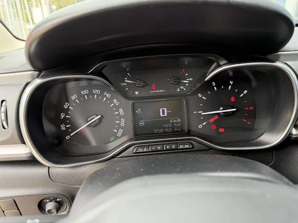 Citroën C3 1.2 PureTech Shine Navigatie uit 2021, foto 11
