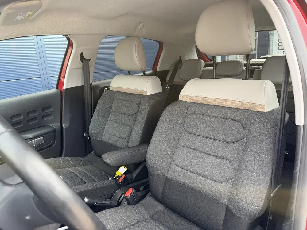 Citroën C3 1.2 PureTech Shine Navigatie uit 2021, foto 12