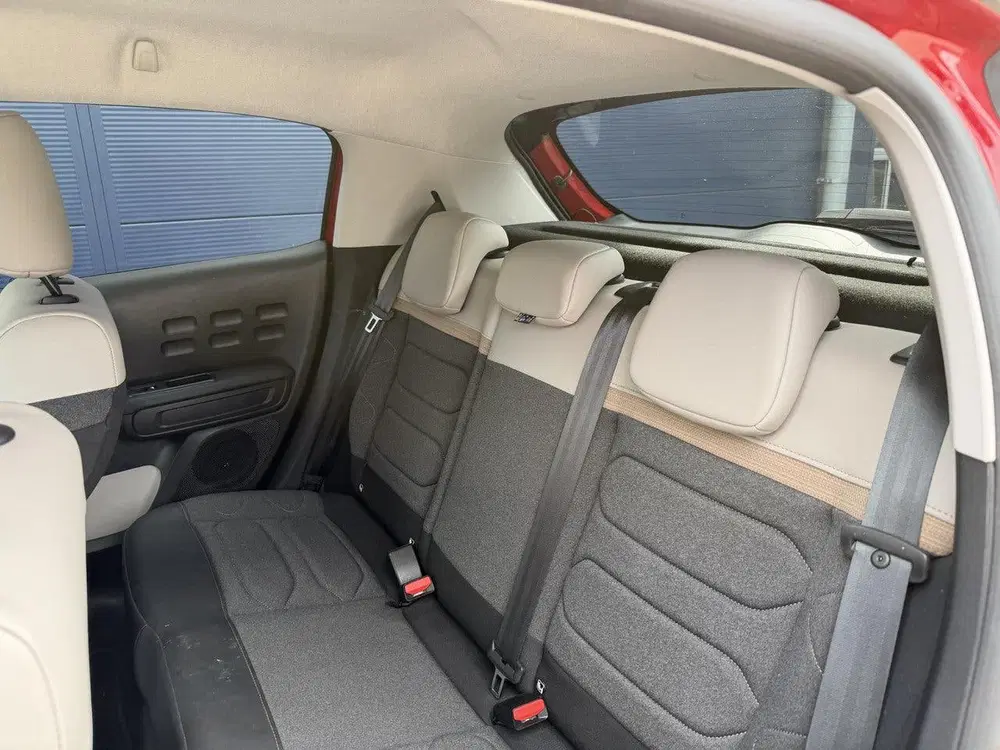 Citroën C3 1.2 PureTech Shine Navigatie uit 2021, foto 14