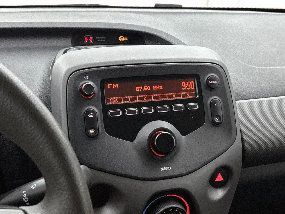 Peugeot 108 1.0 72pk Active uit 2020, foto 16
