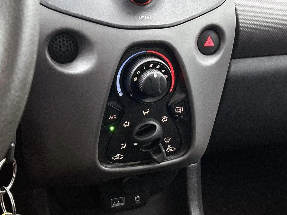 Peugeot 108 1.0 72pk Active uit 2020, foto 17