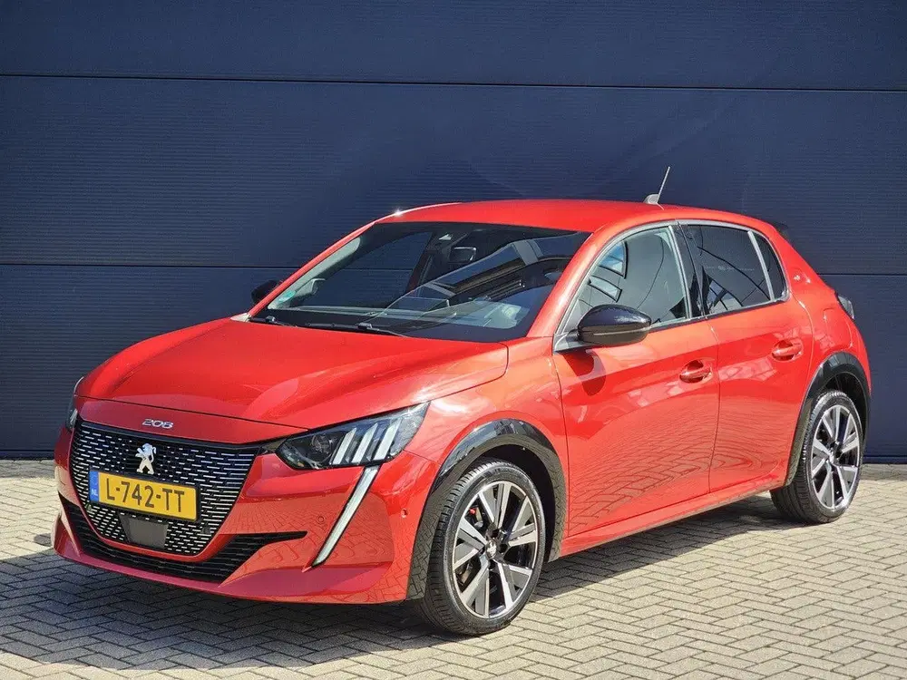 Peugeot 208 1.2 PureTech GT EAT8 100pk Automaat uit 2021