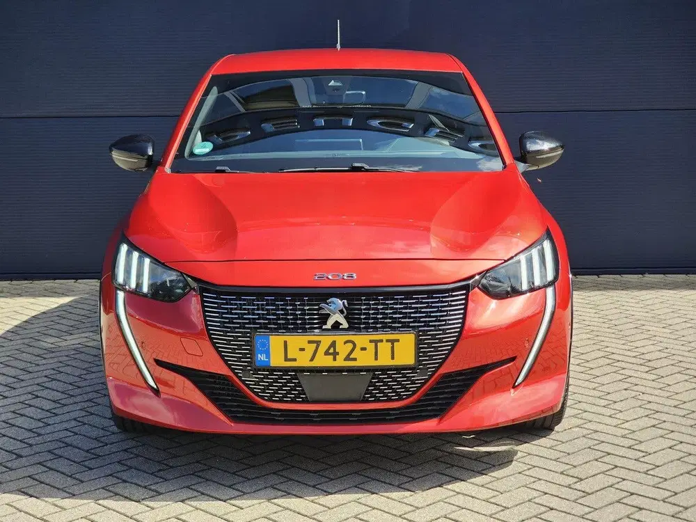 Peugeot 208 1.2 PureTech GT EAT8 100pk Automaat uit 2021, foto 2